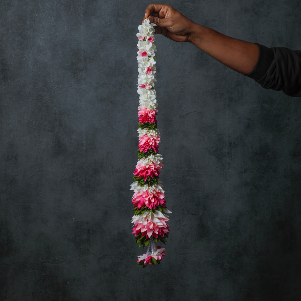It's a great choice for celebrating a sustainable festival and by using this handmade sustainable decorative garlands